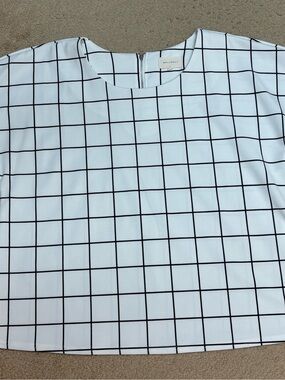 MELLODAY White Short-Sleeve Shirt with Black Windowpane Grid